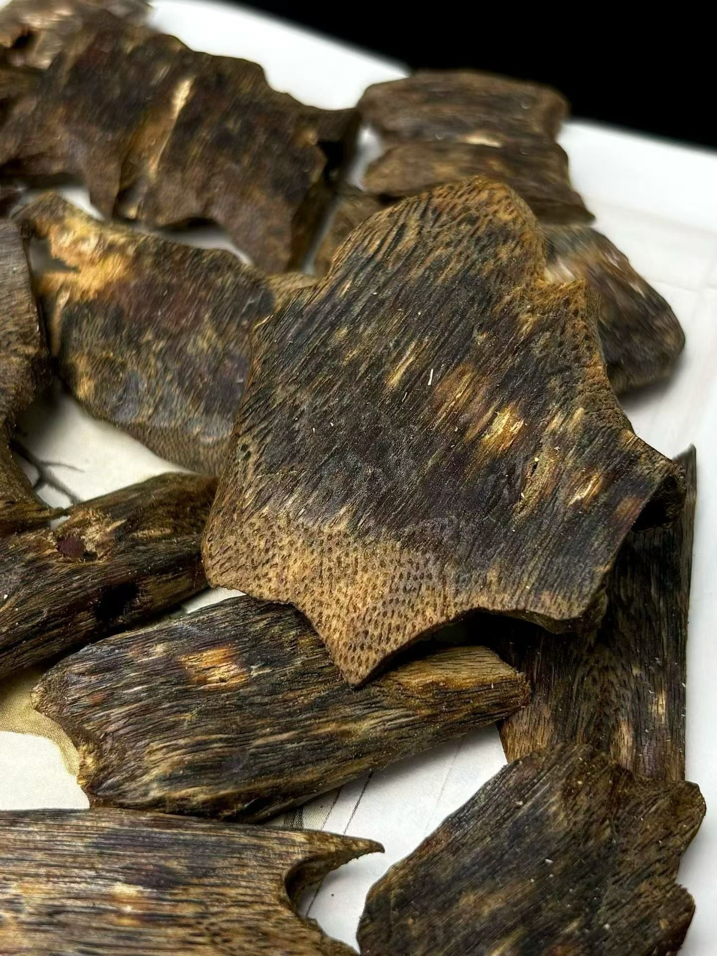 Kynam Agarwood Chips | Natural Oud | Full-Oil | For Incense & Home Fragrance