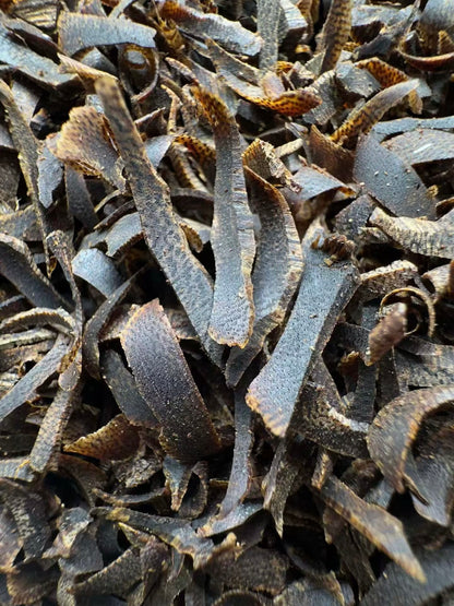 Sinking Kynam Agarwood Shavings – Handcrafted Incense for Burning  Meditation